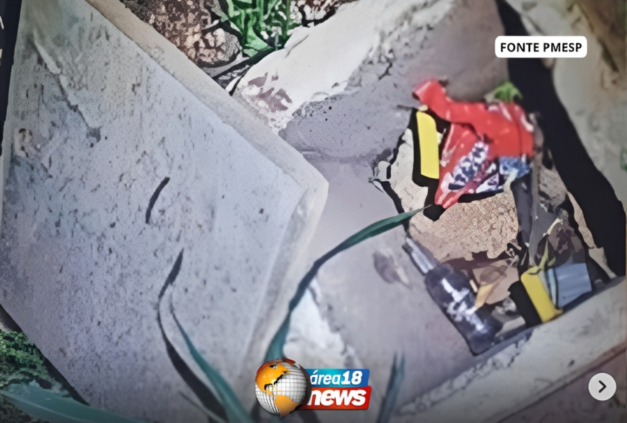 FLAGRANTE DE MADRUGADA: HOMEM É PRESO APÓS SER PEGO COM DROGAS E FURTANDO FIOS NA PRAÇA CENTRAL DE ANDRADINA