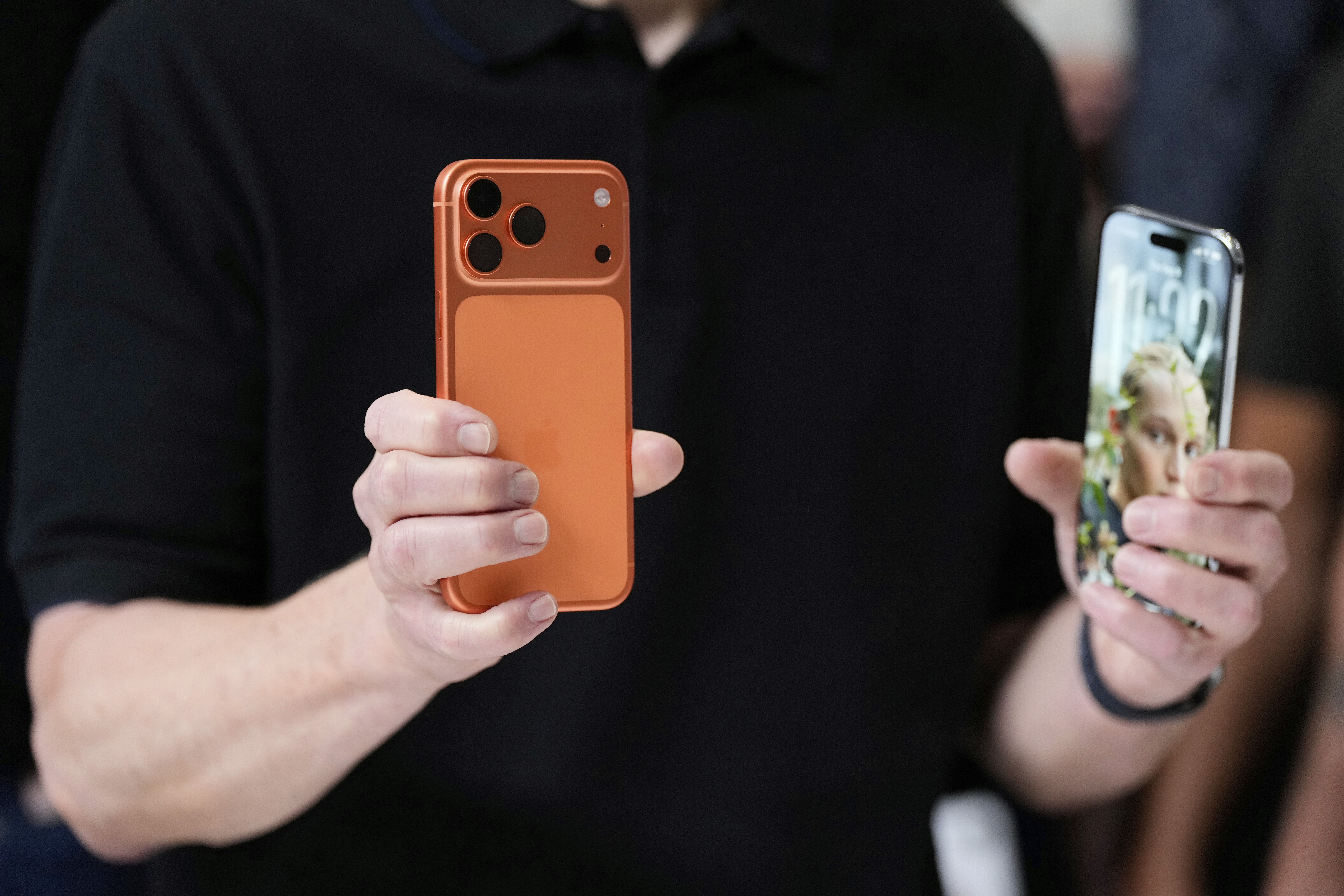 Celular pode subir com novo imposto de importação? Veja quais marcas podem ser afetadas