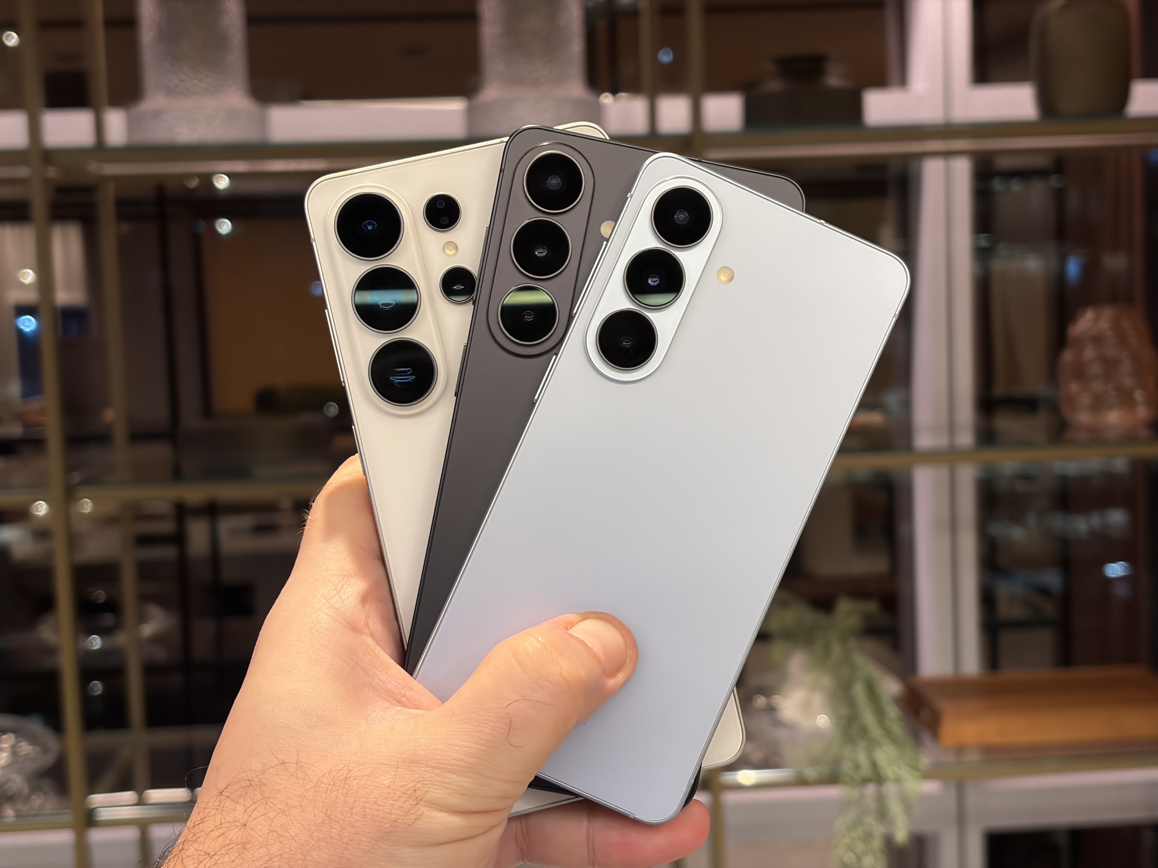 Galaxy S26: Samsung lança celular com tela 'anti-curiosos' e IA turbinada; veja preços