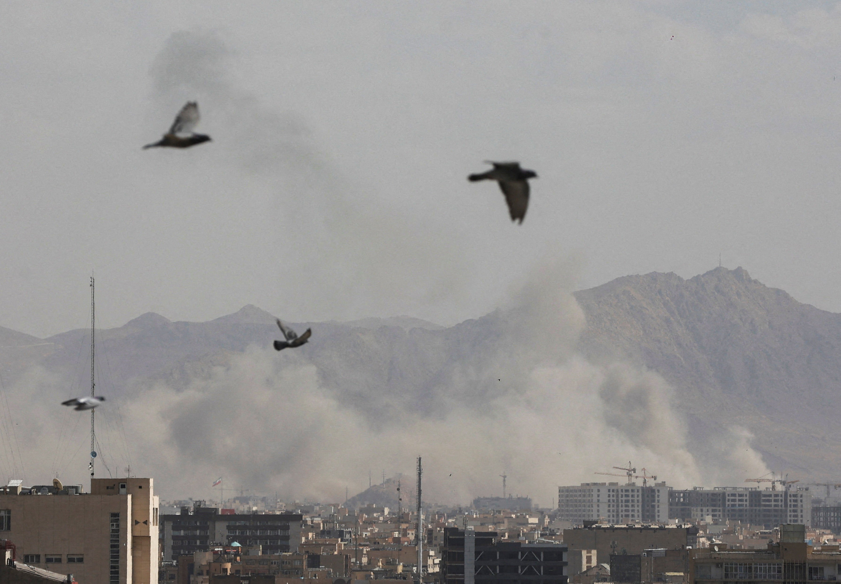 Itamaraty condena ataques ao Irã e diz que negociação é único caminho 'viável' para paz