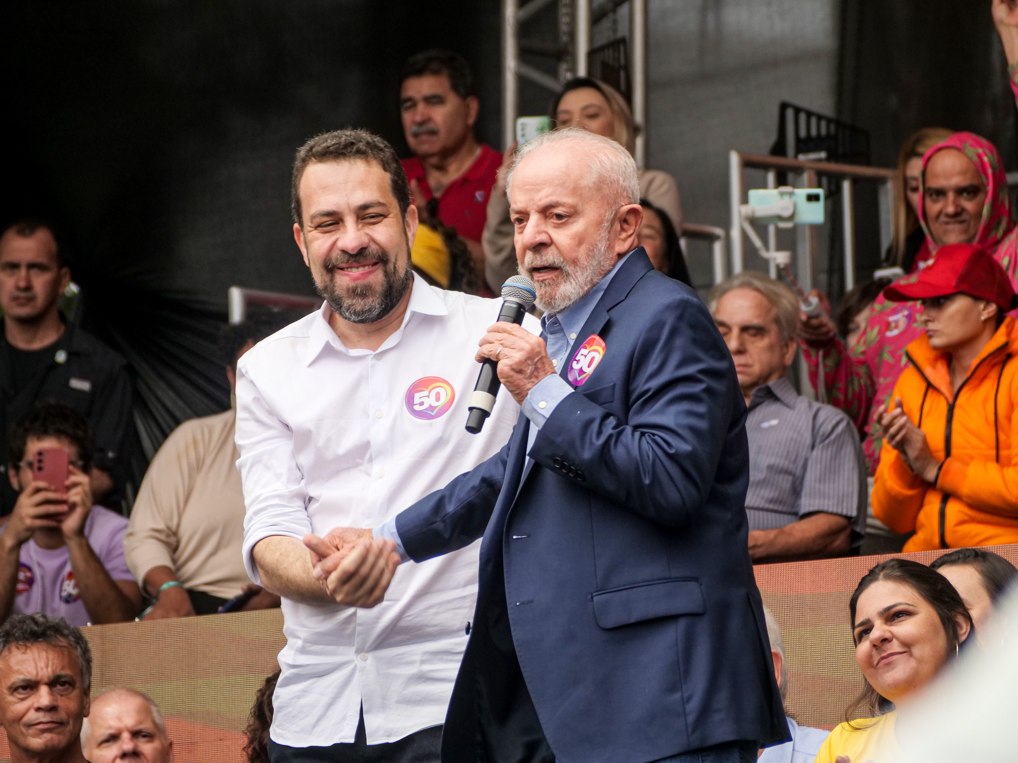 PSOL rejeita federação com PT, mas decide apoiar reeleição de Lula