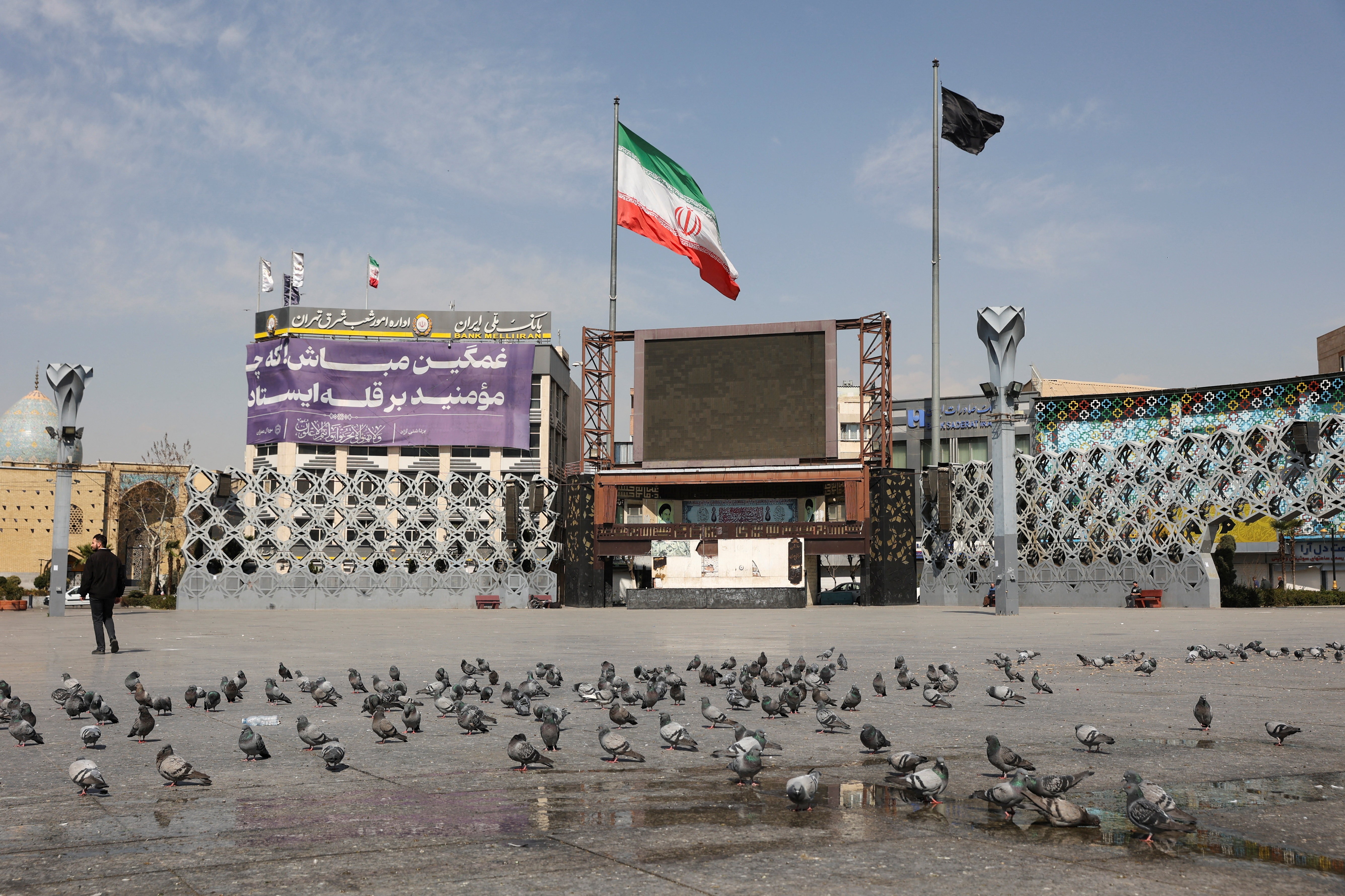 'Meus pais estão vivos?': apagão de internet imposto pelo Irã completa uma semana e afeta iranianos em meio à guerra