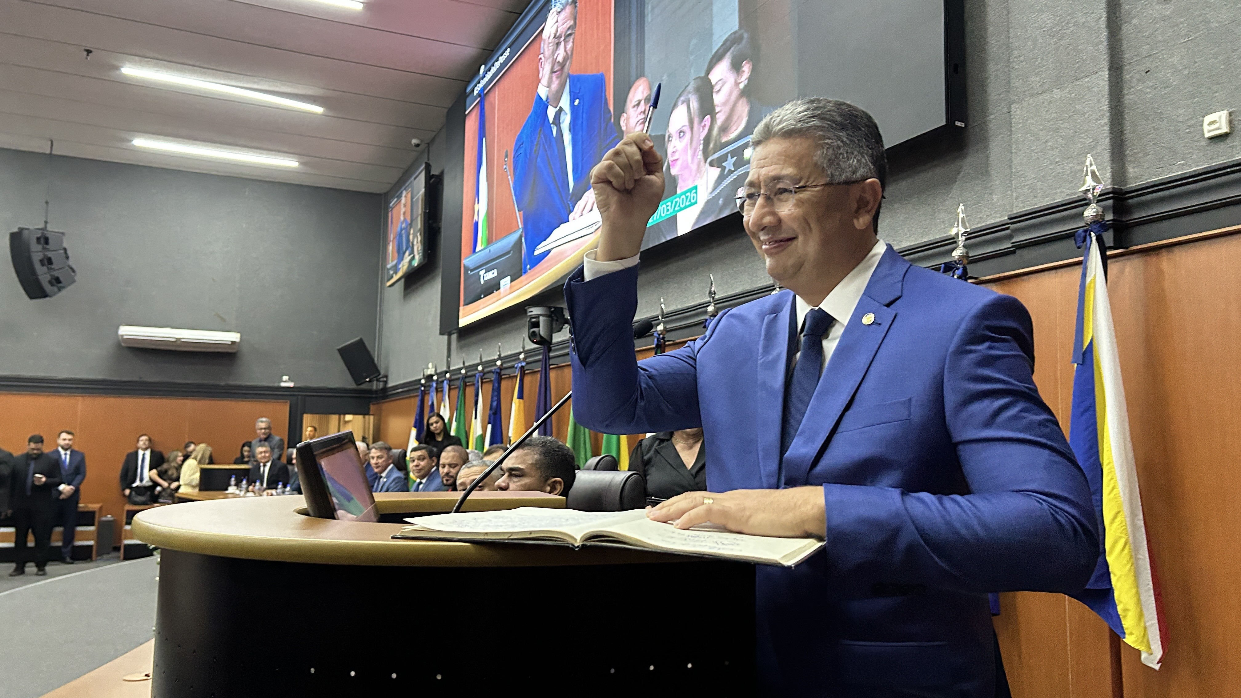 Edilson Damião destaca fé, origem humilde e união entre poderes em discurso de posse como governador de Roraima