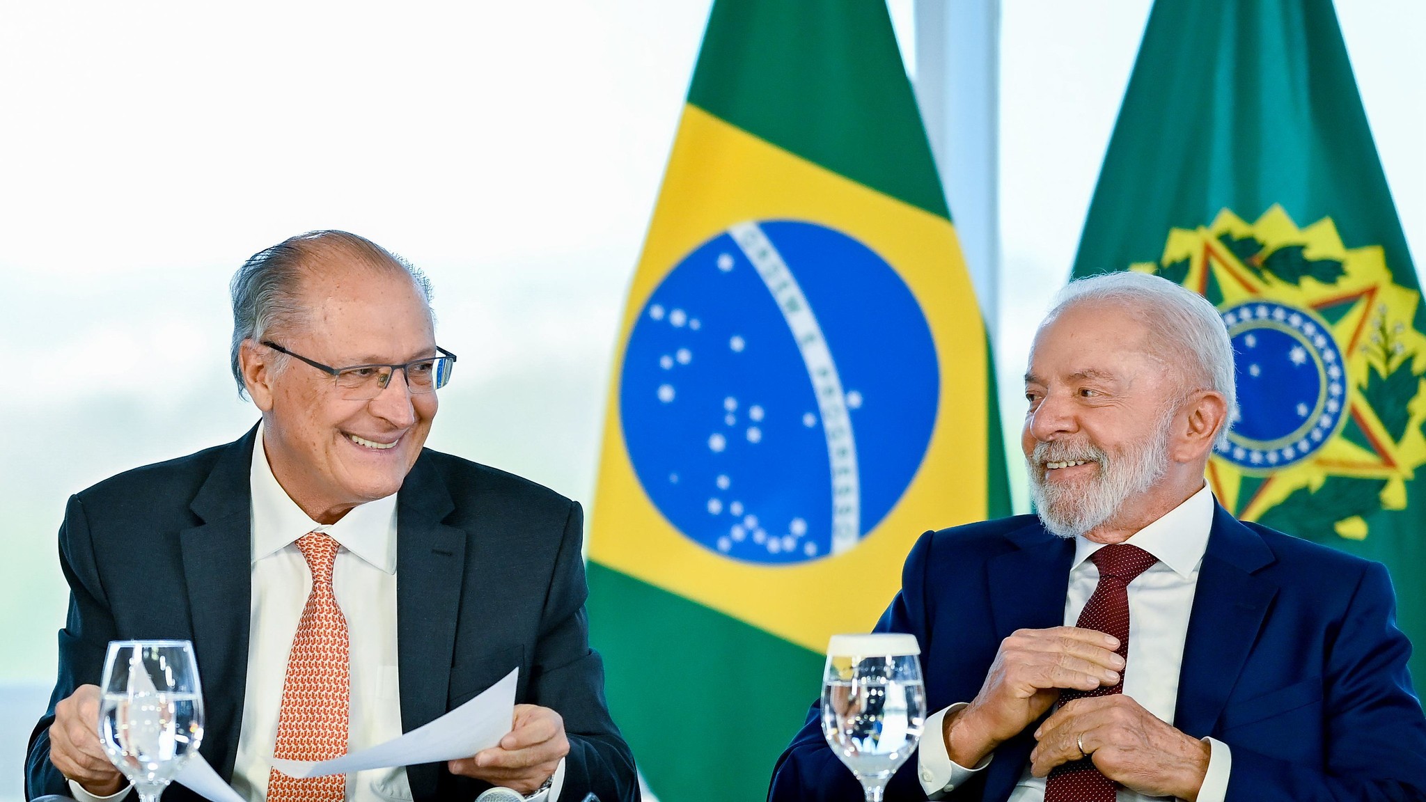 Ao menos 17 ministros deixaram governo para concorrer às eleições; veja quem entra e quem sai