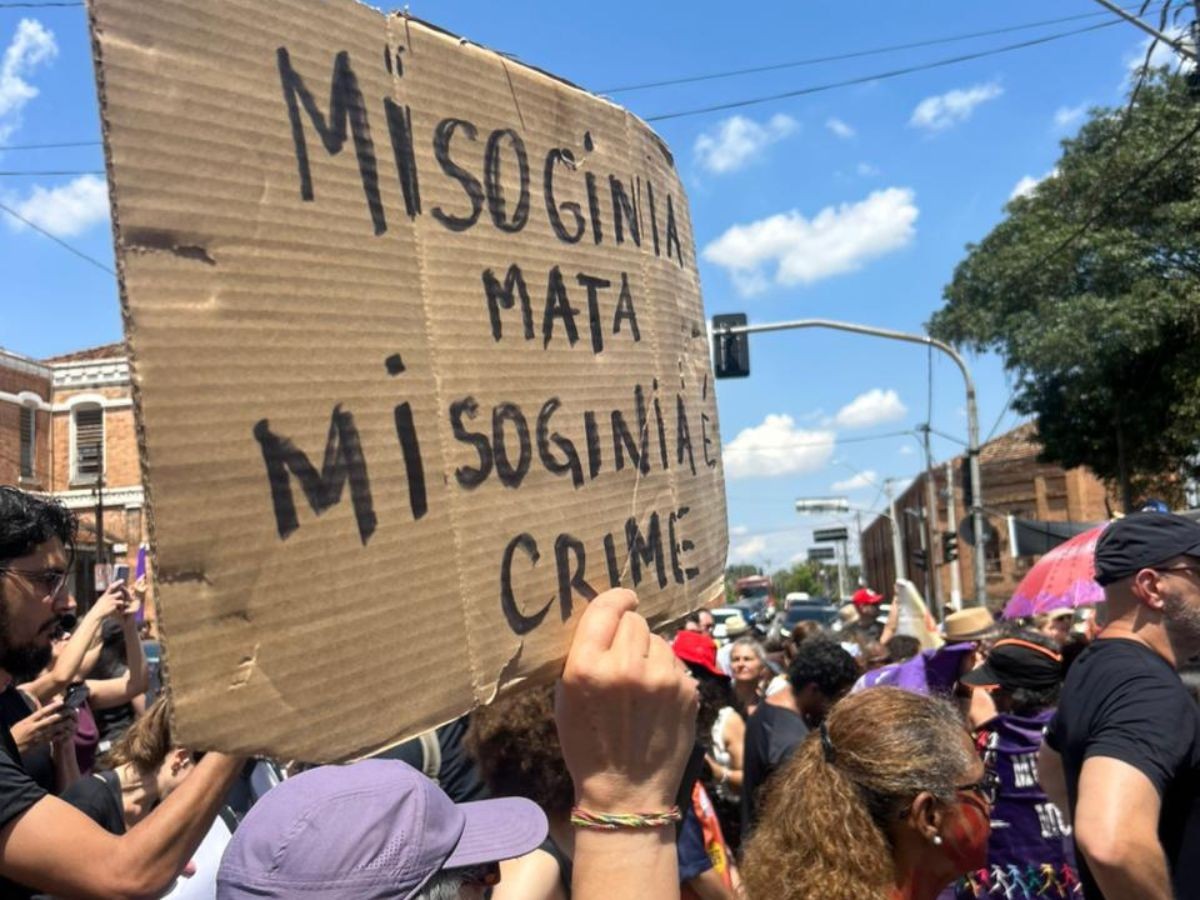 A lei contra a misoginia: os embates no Congresso e nas redes sociais - O Assunto #1695