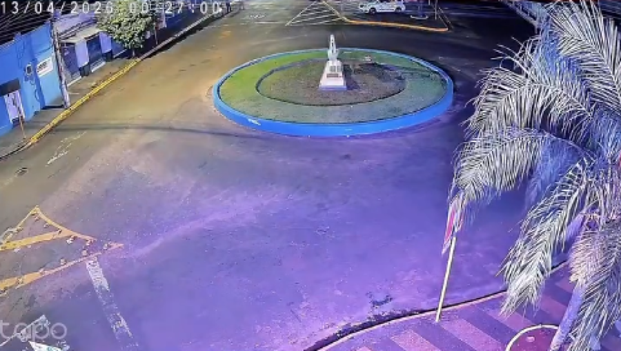 VEJA O VÍDEO; MIRANDÓPOLIS: MOTORISTA FURA BLOQUEIO E QUASE ATROPELA POLICIAL EM AÇÃO DA PM