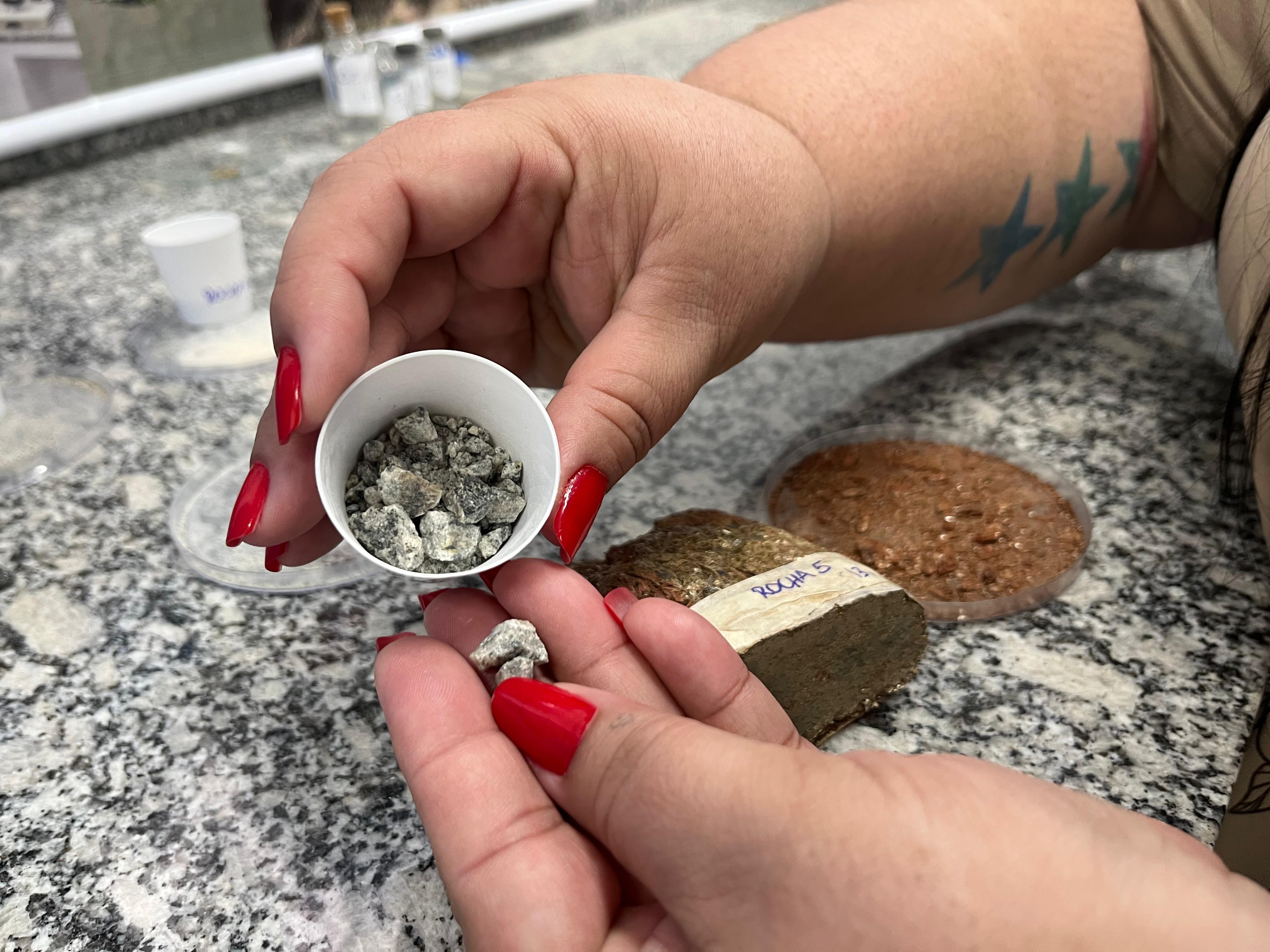 Projeto sobre exploração de terras raras e minerais críticos tem análise adiada para maio