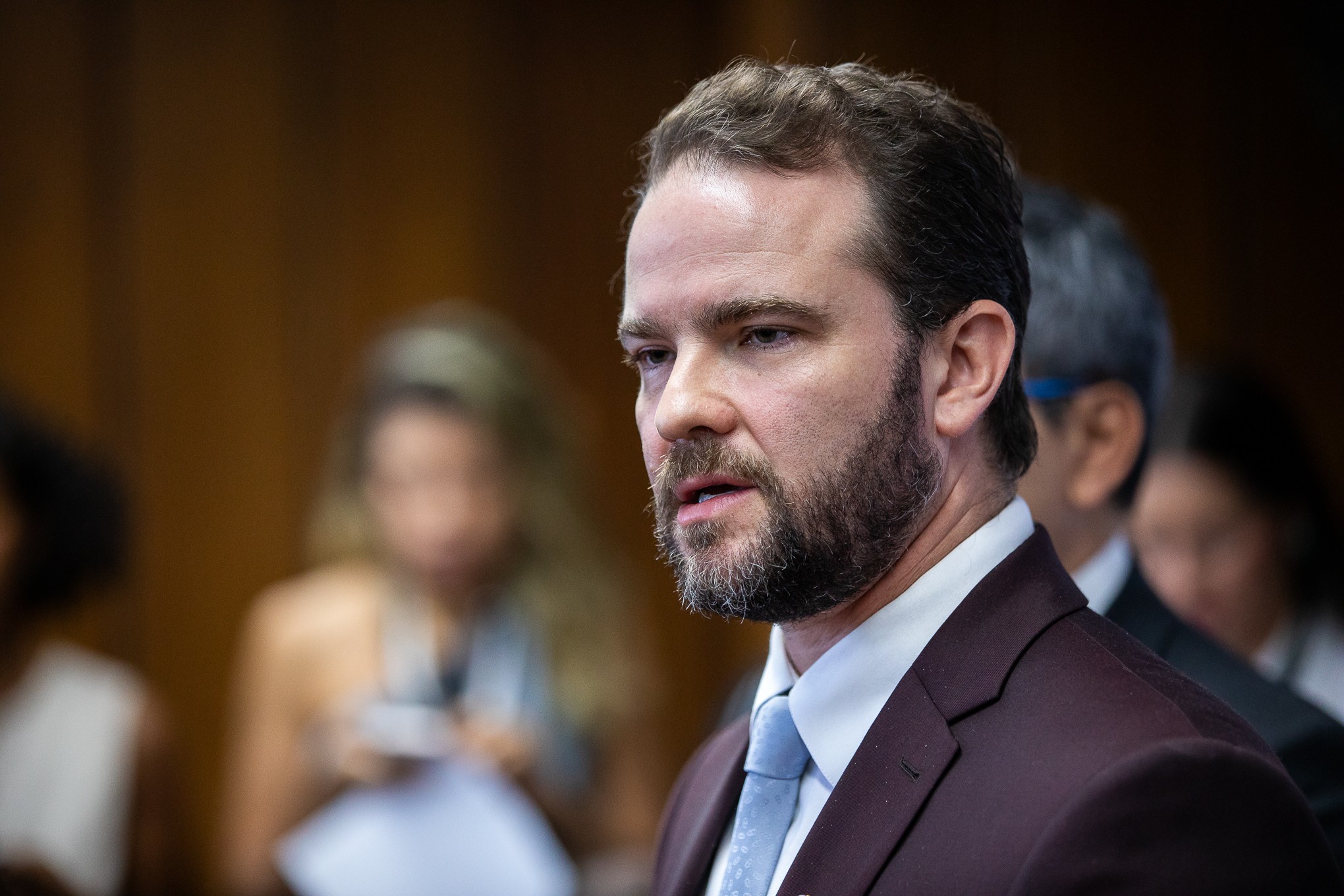 Governo vai liberar uso de FGTS em programa para brasileiros endividados, diz Durigan