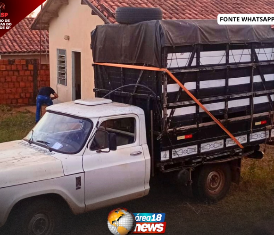  CAMINHÃO DESCE SOZINHO E INVADE CASA EM LAVÍNIA