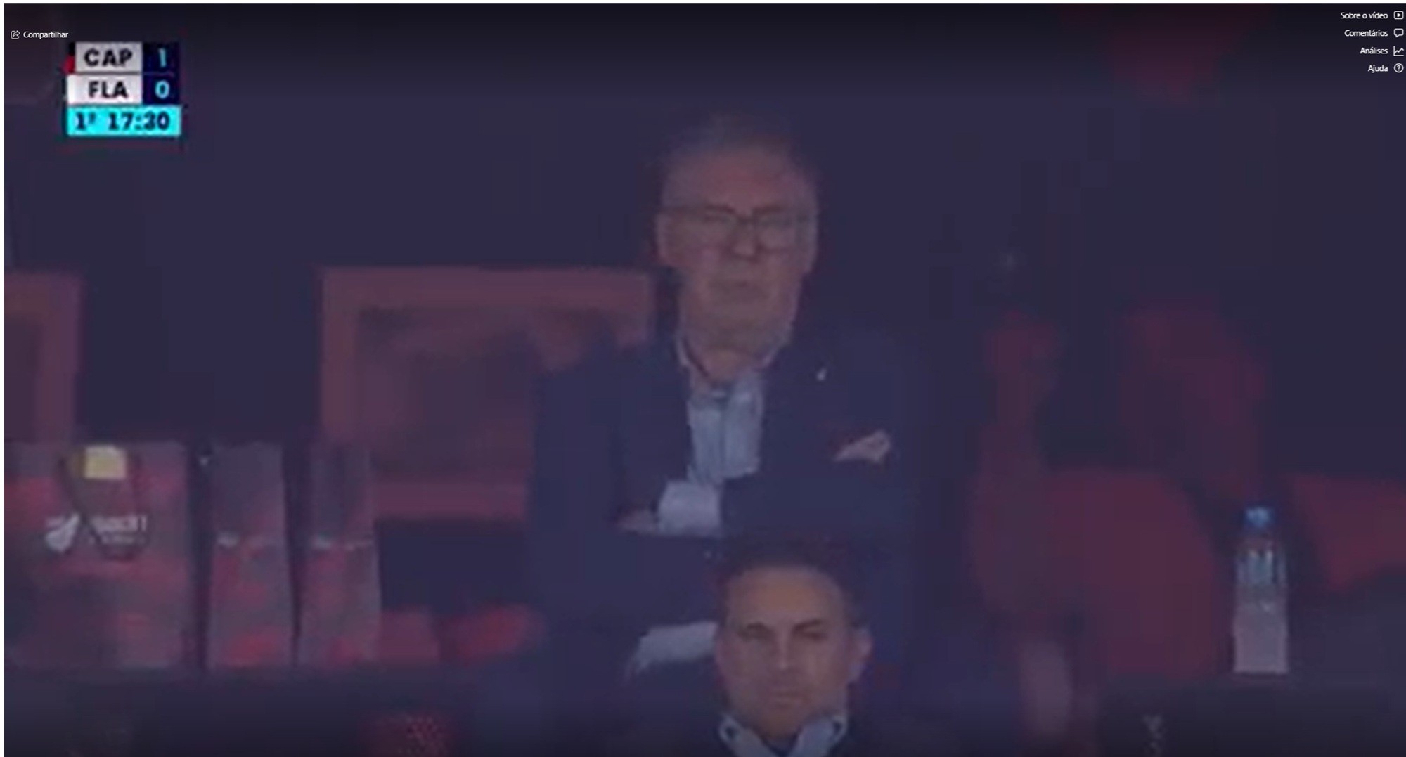 É #FAKE foto de Carlo Ancelotti dormindo no jogo Athletico-PR x Flamengo; imagem foi manipulada com inteligência artificial