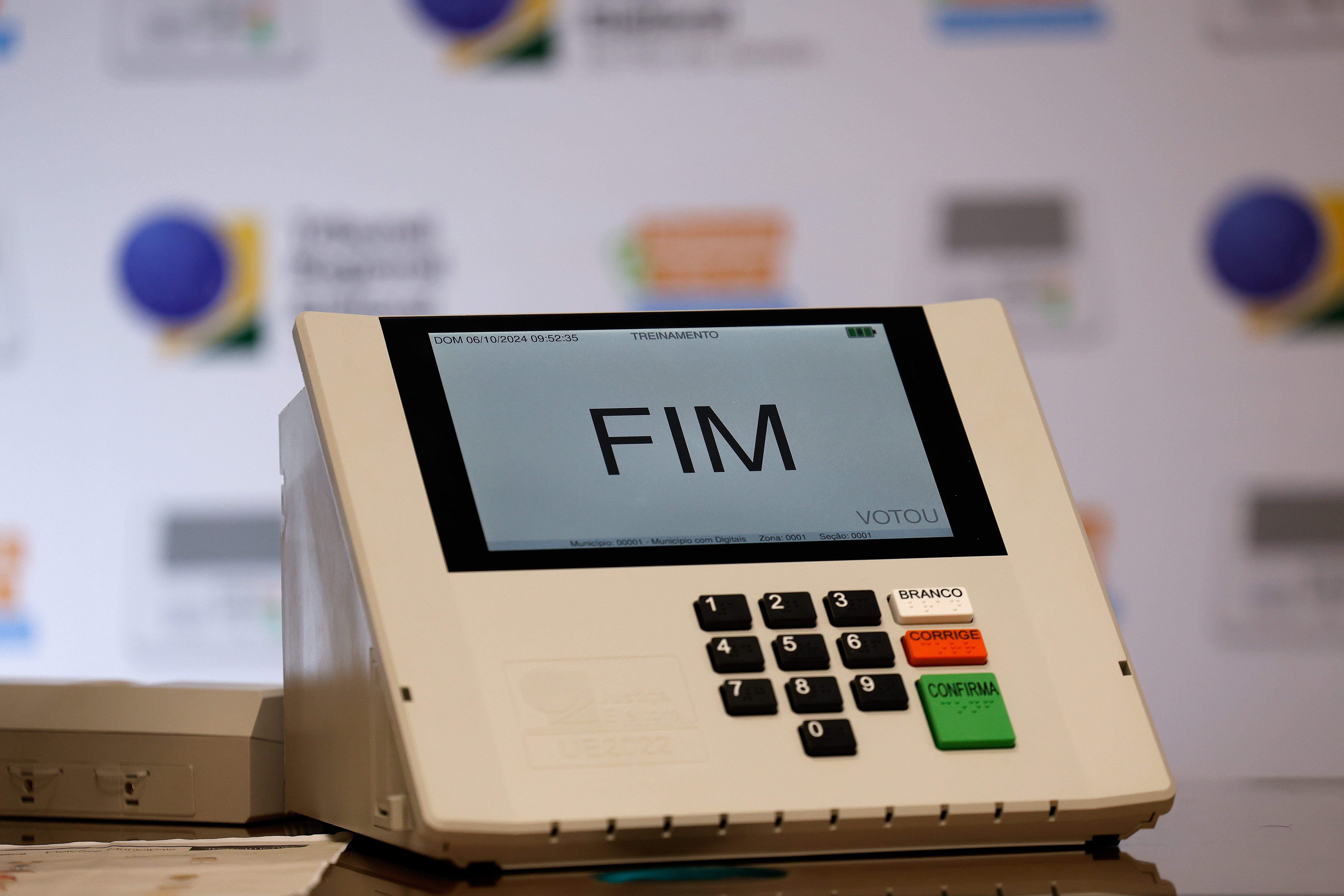 Eleitores brasileiros no exterior chegam à marca de 1 milhão; número quadruplicou em 16 anos