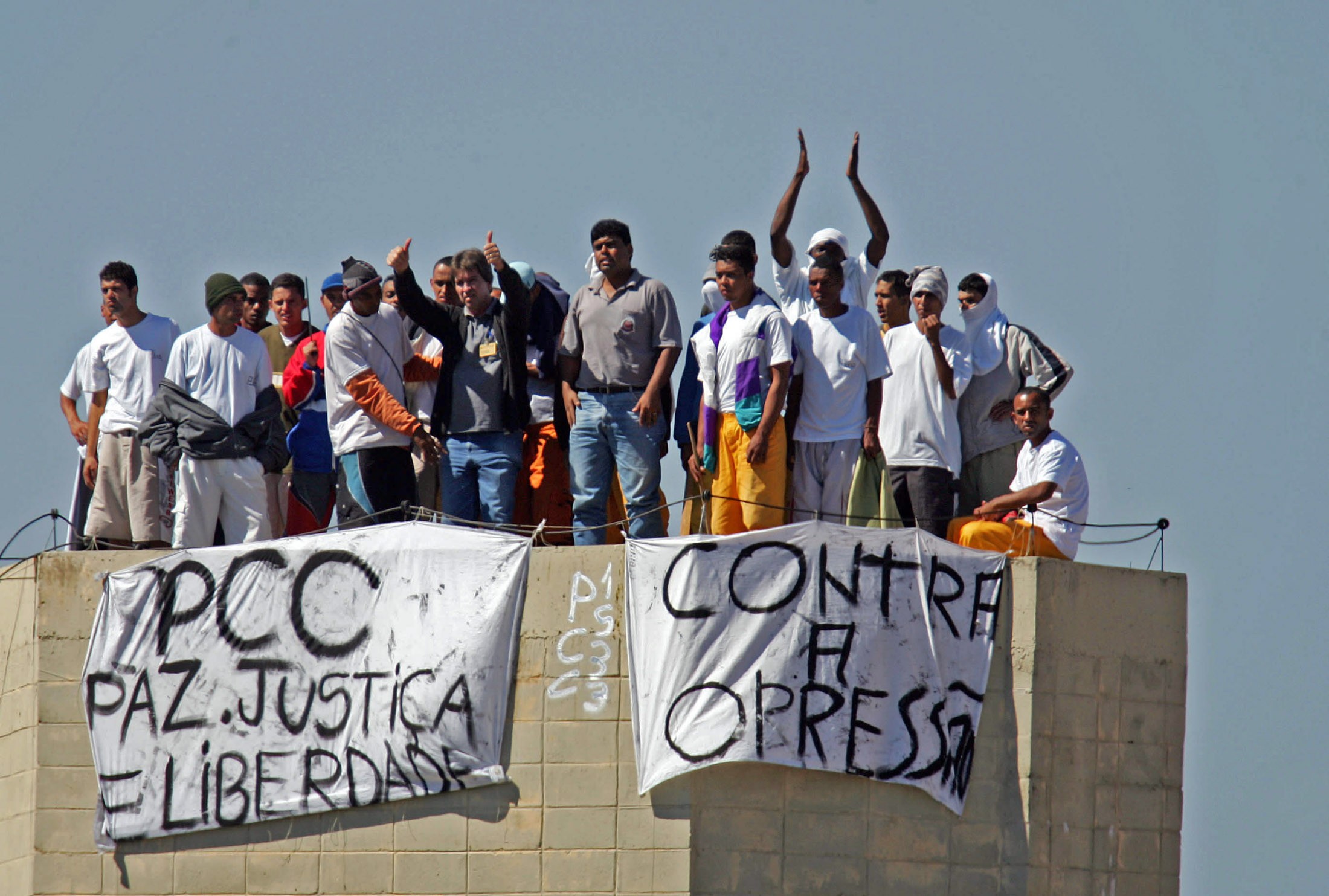 Oposição comemora decisão dos EUA em classificar PCC e CV como terroristas; governistas falam em 'atentado contra soberania'