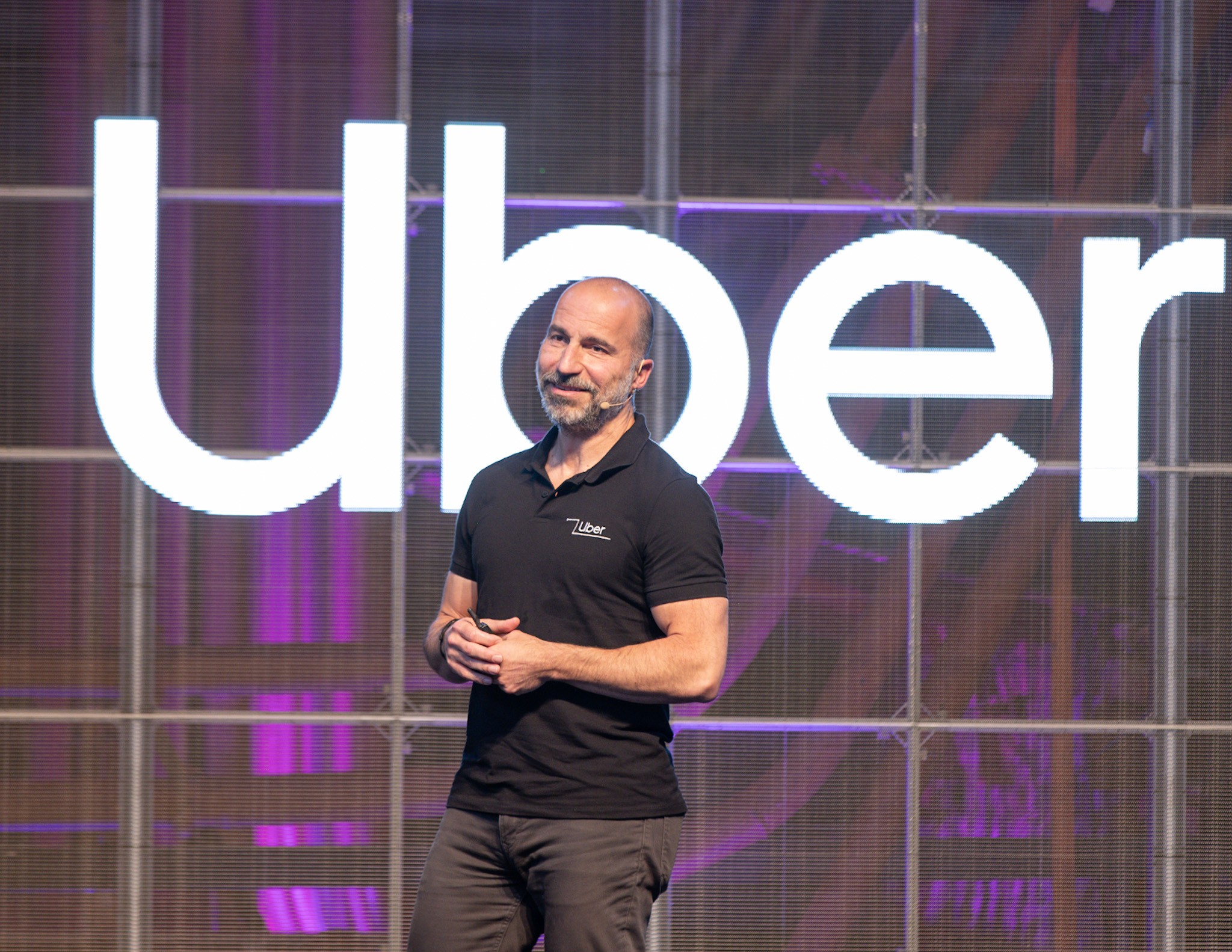 Uber demite 23% da equipe de RH e recrutamento