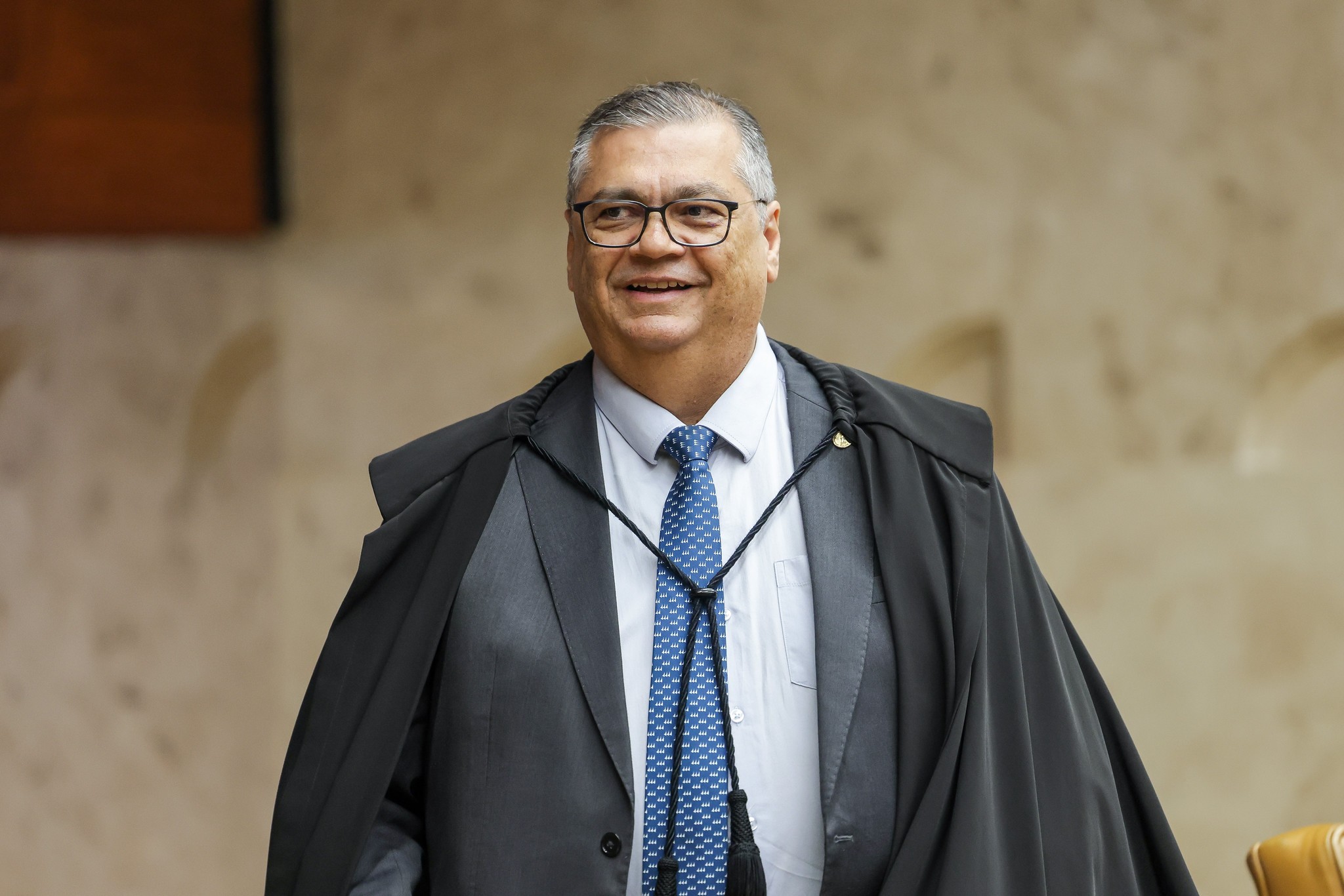 Dino critica 'bizarrices e grosserias' no discurso político e mantém remoção de vídeo com ofensas
