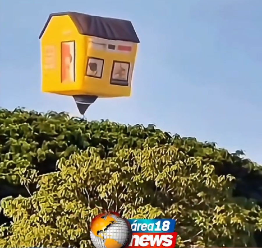 CASA VOADORA CHAMA A ATENÇÃO E SURPREENDE MORADORES NOS CÉUS DE ARAÇATUBA