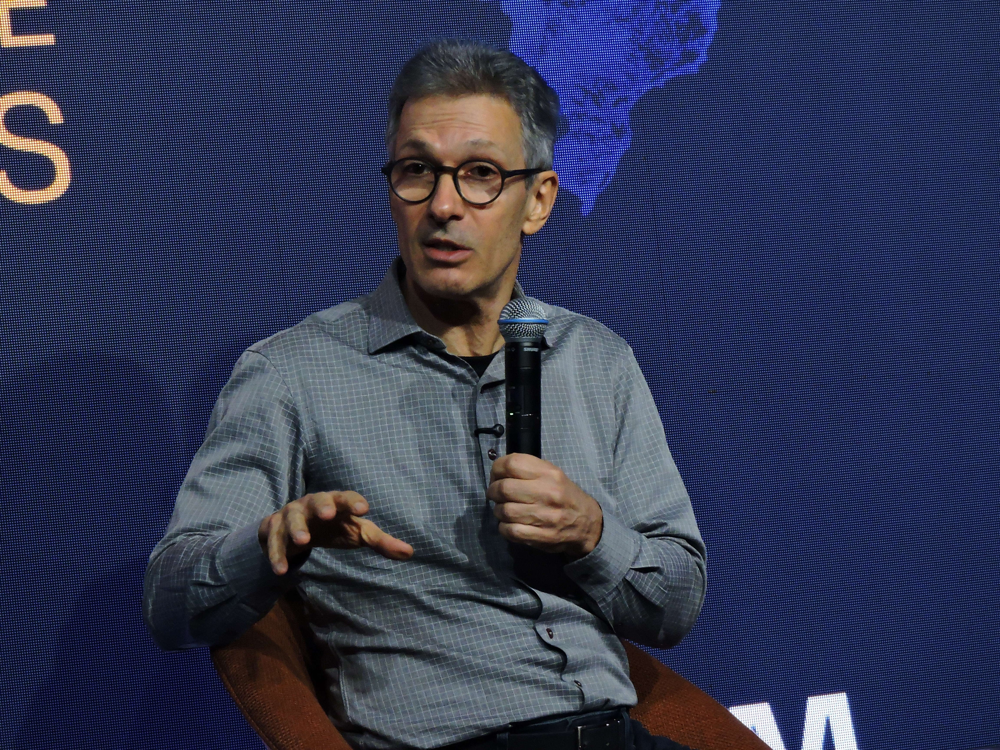 Eleições 2026: Novo tenta se equilibrar entre candidatura de Zema e alianças com Flávio Bolsonaro nos estados