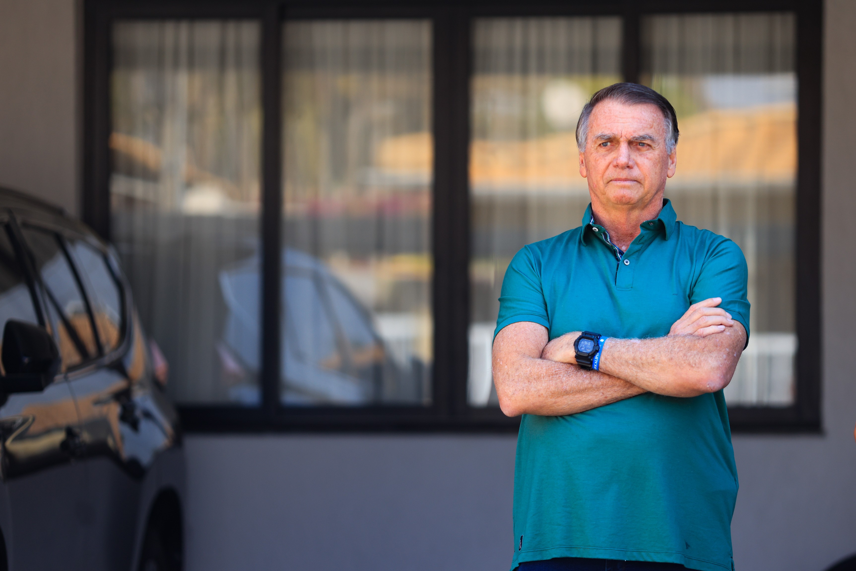 Polícia Civil pede autorização de Moraes para ouvir Bolsonaro sobre arma apreendida em blitz no DF