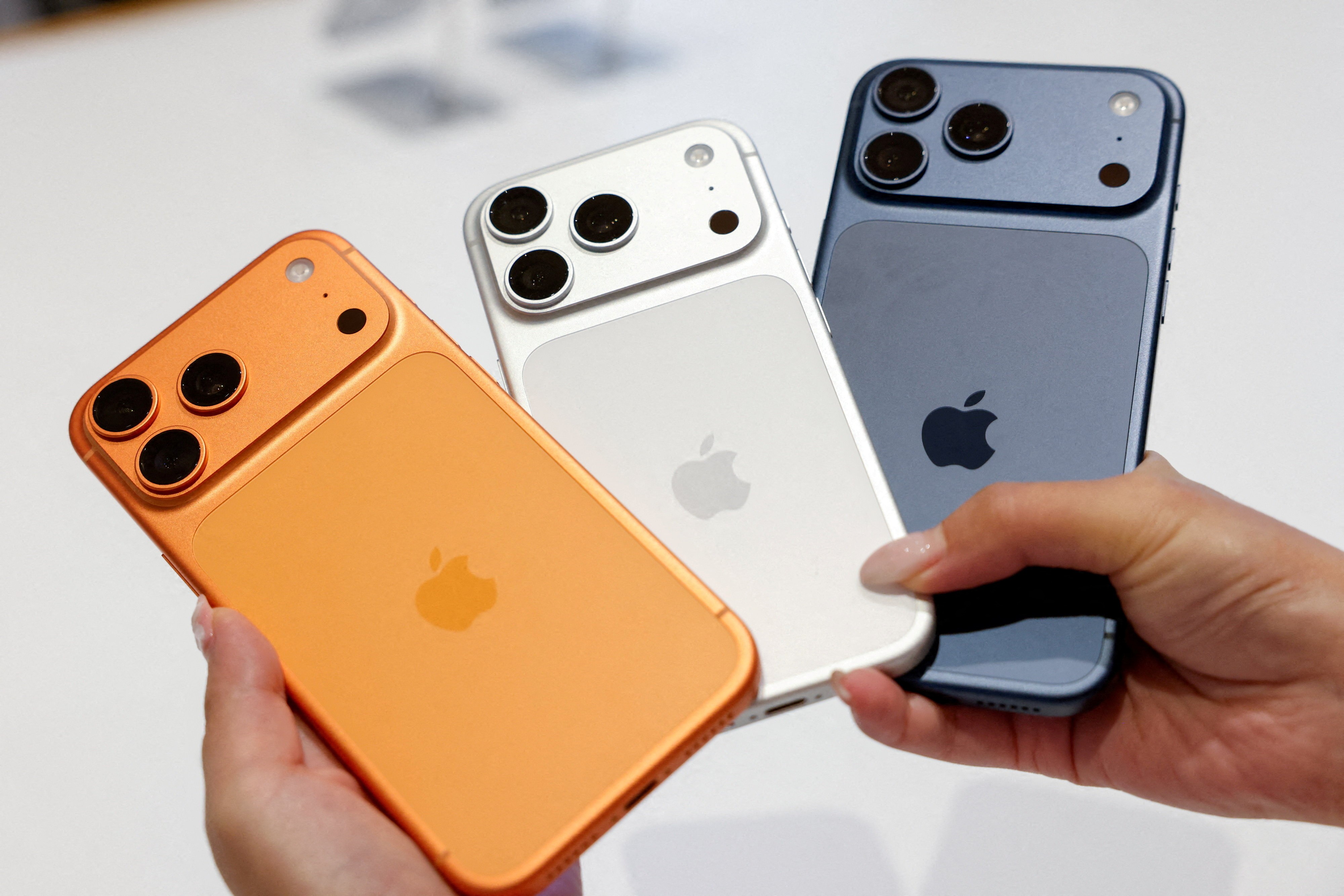 iPhone no Brasil passa a aceitar lojas de apps rivais e pagamentos de terceiros após acordo entre Apple e Cade