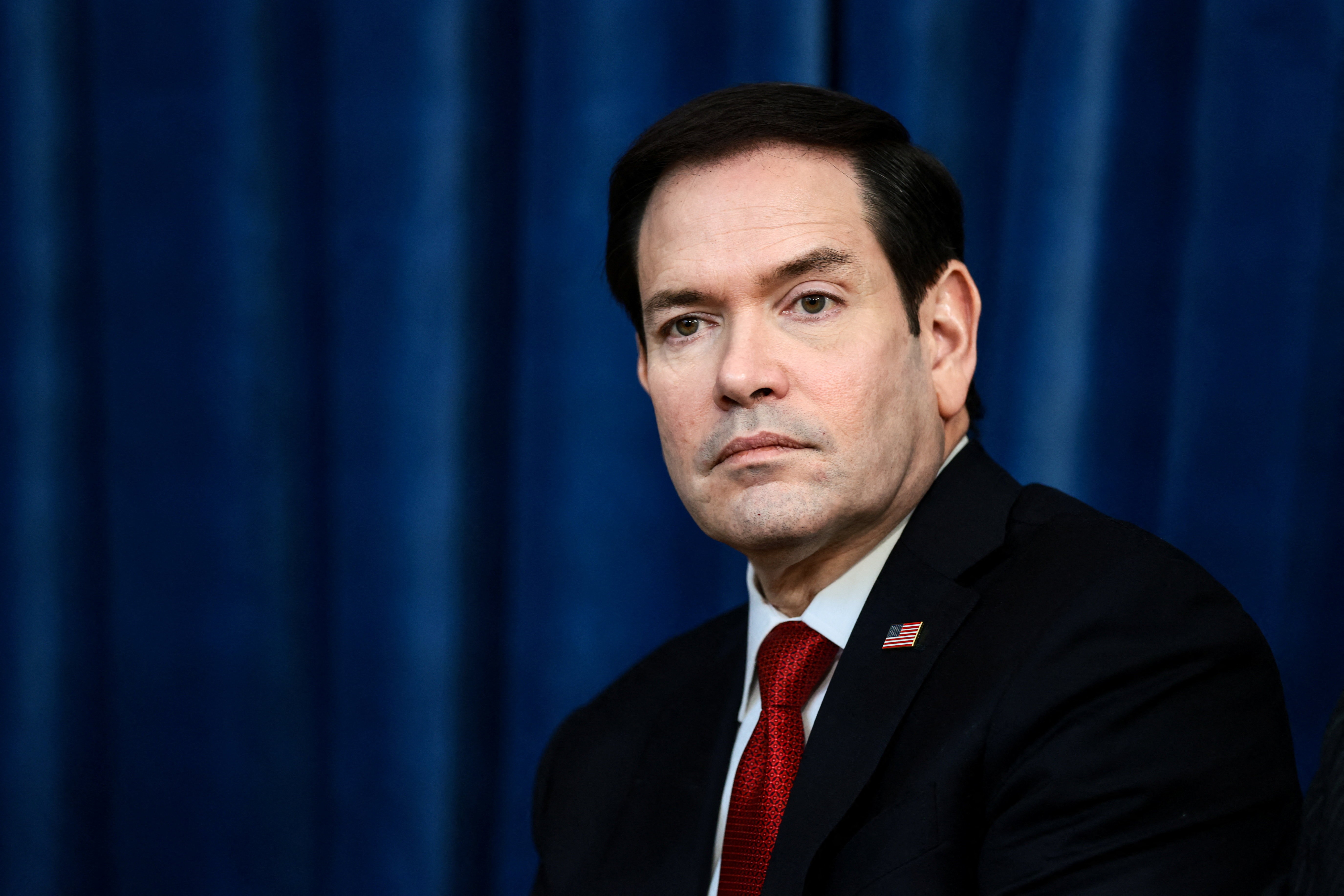 Rubio responde a carta de Flávio Bolsonaro e reforça defesa de tarifas contra o Brasil