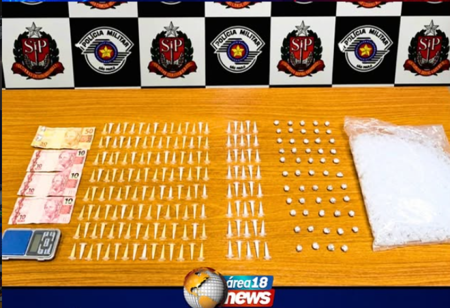 POLÍCIA MILITAR APREENDE MAIS DE 200 PORÇÕES DE DROGAS E PRENDE HOMEM POR TRÁFICO EM ARAÇATUBA