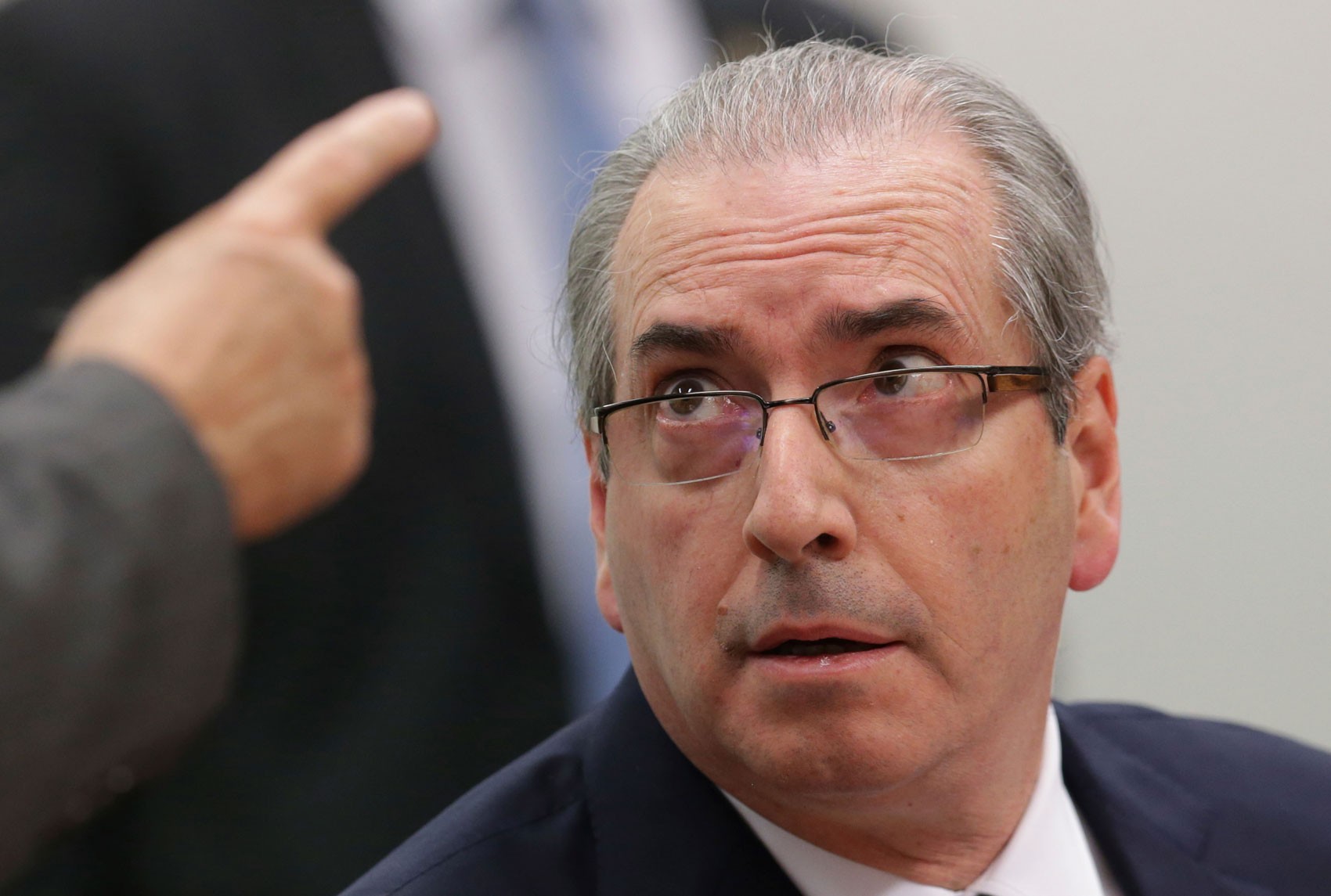 Dino cita indicação de emendas por Eduardo Cunha mesmo sem mandato e manda bloquear R$ 6 milhões
