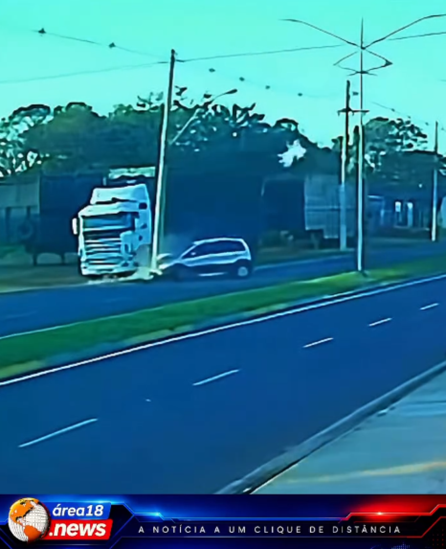 MULHER É DETIDA POR EMBRIAGUEZ APÓS BATER CARRO EM POSTE EM GUARARAPESMULHER É DETIDA POR EMBRIAGUEZ APÓS BATER CARRO EM POSTE EM GUARARAPES