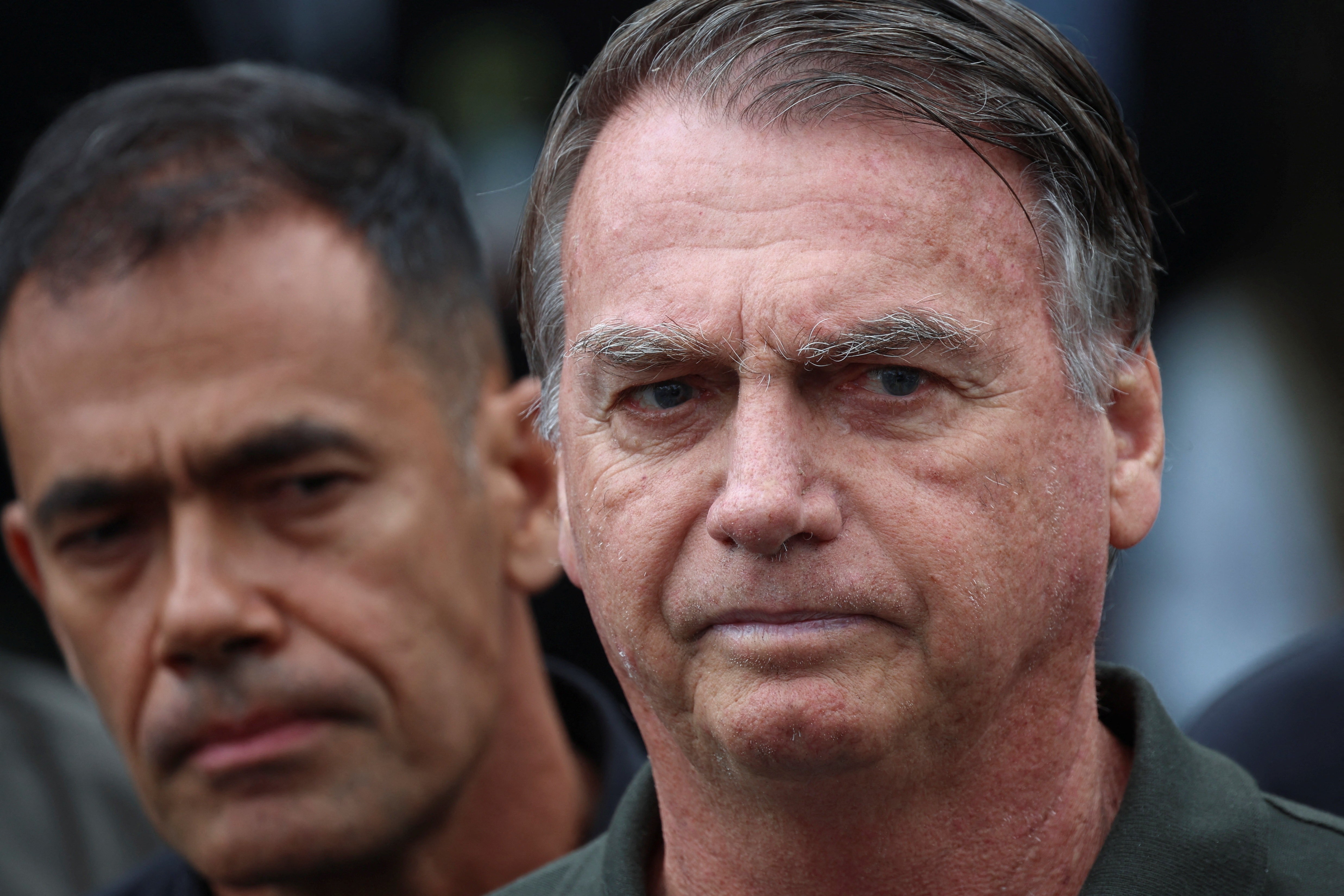 Defesa de Bolsonaro pede a Moraes que visitas de Flávio ao ex-presidente sejam restabelecidas