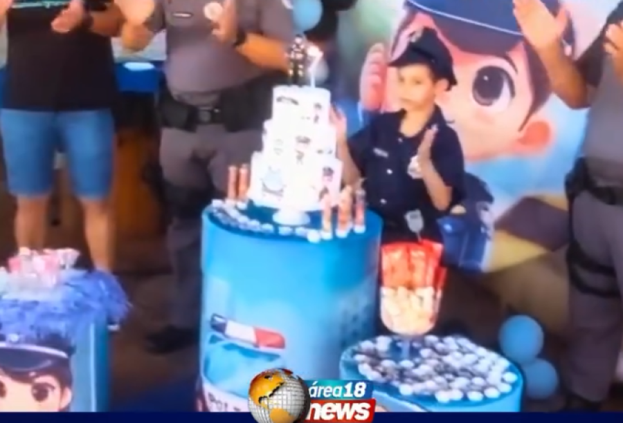 POLÍCIA MILITAR SURPREENDE MENINO DE 7 ANOS E REALIZA SONHO EM SANTO ANTÔNIO DO ARACANGUÁ