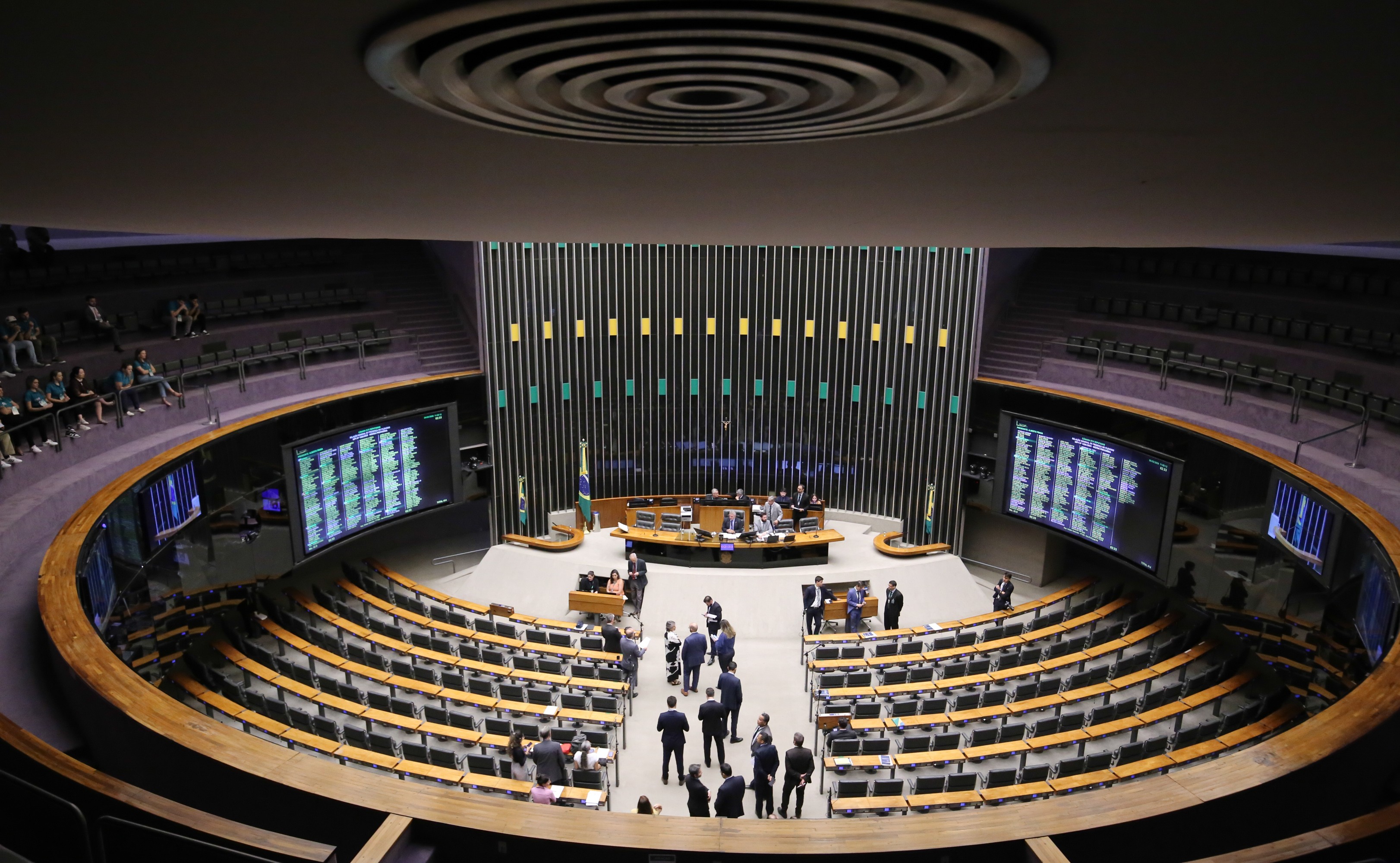 Eleições 2026: número de candidaturas a deputado federal cai 28% em relação a 2022