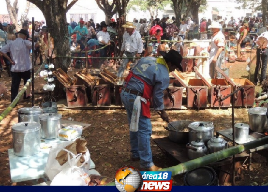 RUBIÁCEA CELEBRA 20 ANOS DE TRADIÇÃO COM CAVALGADA E QUEIMA DO ALHO NESTE DOMINGO